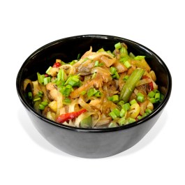 Udon noodles with veal, mushrooms and asparagus